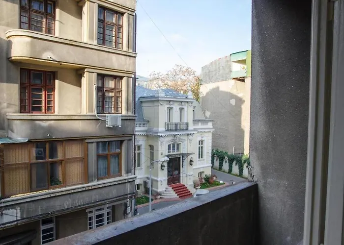 Four Rooms Apartment Central